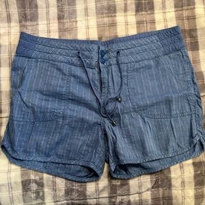 Linen shorts